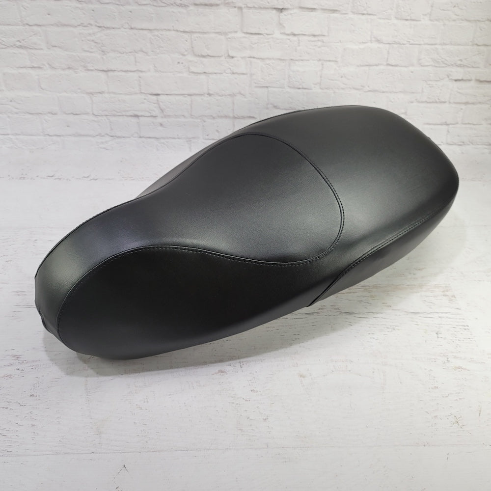 Vespa Sprint / Primavera Minimalist Black Seat Cover
