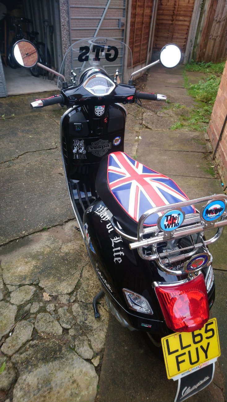 Vespa GTS 250 300 Union Jack British Flag Seat Cover